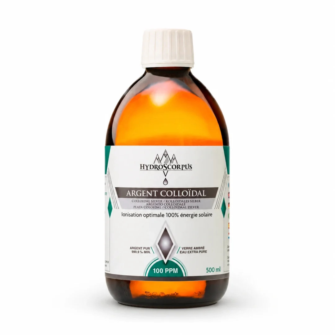 Bouteille d’argent colloïdal Hydroscorpus 100 PPM en verre ambré de 500 ml sur fond blanc.