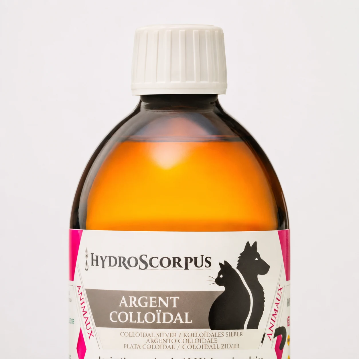 Détail du bouchon blanc et du verre ambré d’une bouteille Hydroscorpus d’argent colloïdal 65 PPM pour animaux de 500 ml.