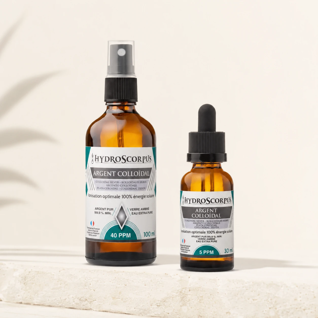 Pack Hydroscorpus spray argent colloïdal 40 PPM 100 ml et compte-gouttes 5 PPM 30 ml dans une ambiance claire.