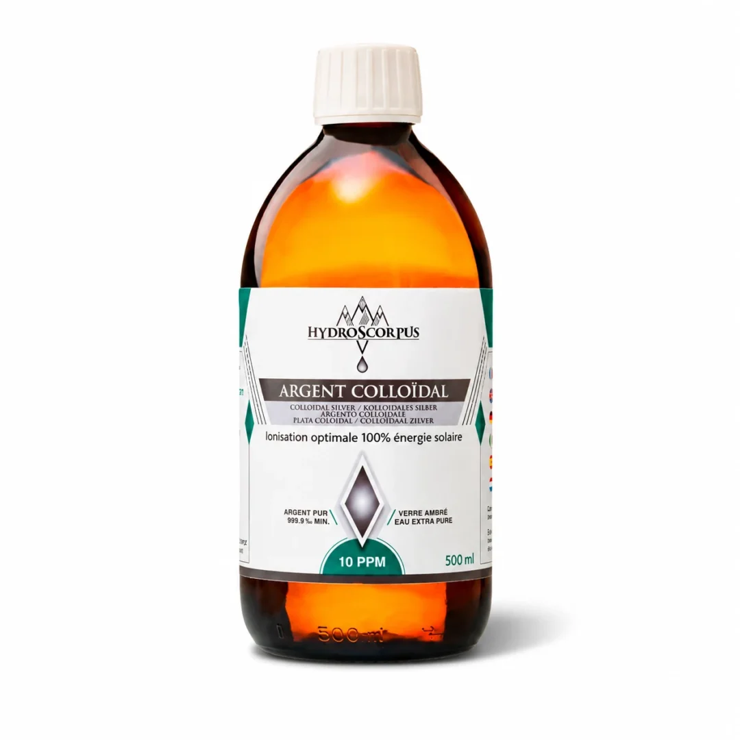 Bouteille d’argent colloïdal Hydroscorpus 10 PPM en verre ambré de 500 ml sur fond blanc.